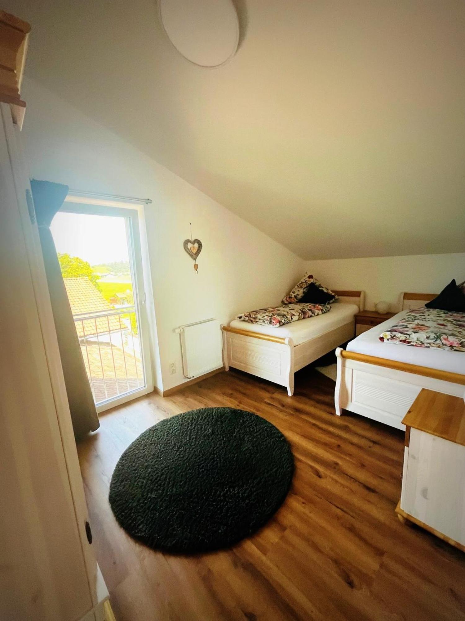 23 Neu Erbaute Ferienwohnung Mit Schloss- Und Panoramablick Хальблех Экстерьер фото
