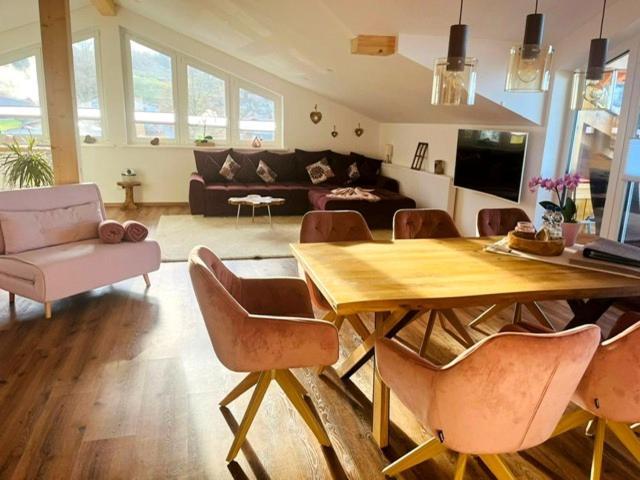 23 Neu Erbaute Ferienwohnung Mit Schloss- Und Panoramablick Хальблех Экстерьер фото